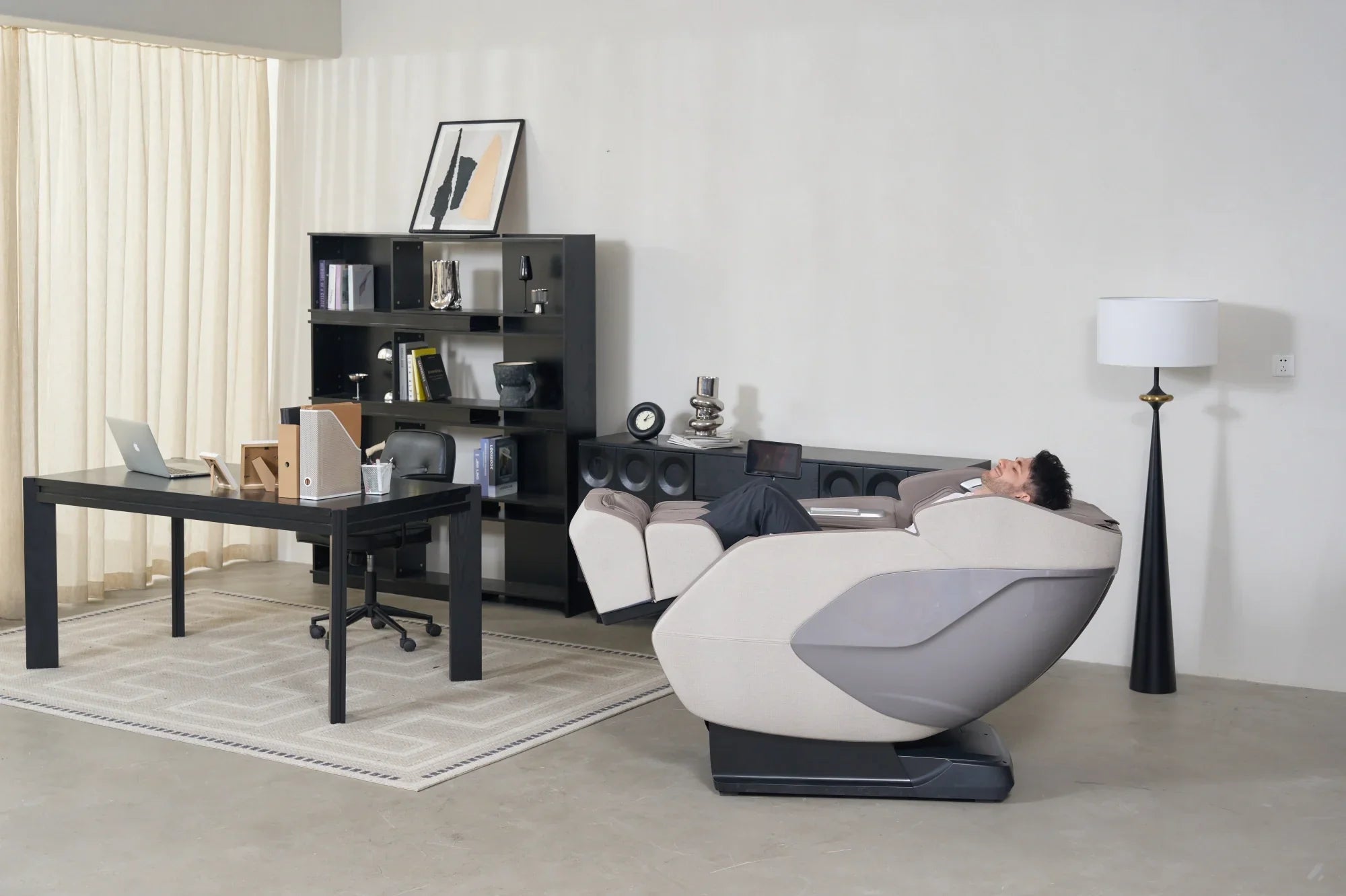 Why Does Zero Gravity Recline Matters More for Canadians in a Massage Chair?